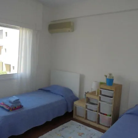 Pecora Court - Near Beach, Lovely 2 Bedroom Apartment *