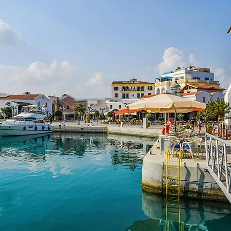 Pecora Court - Near Beach, Lovely 2 Bedroom *